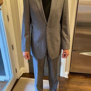 Hugo Boss Men’s gray/ stripe suit